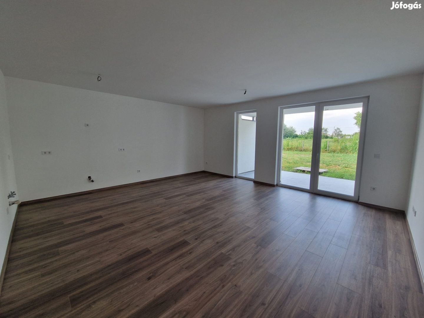 Debrecen, HATVAN UTCAI kertben, MODERN, 118 m2-es, sorház, SAJÁT