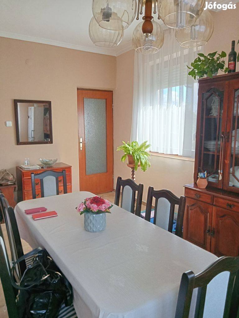 Debrecen, Júlia telepen eladó egy 145 nm- es 4 szobás családiház