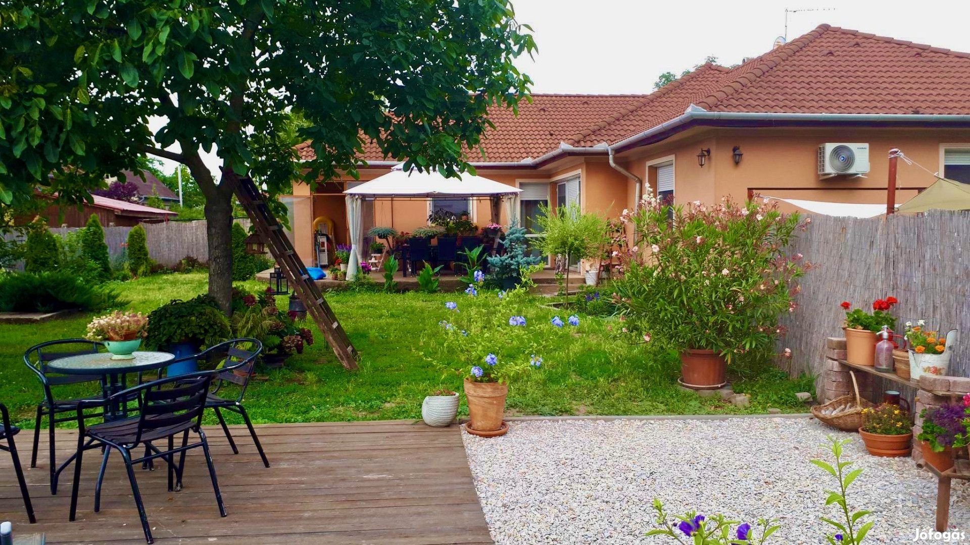 Debrecen, Kerekestelep nappali + 3 hálószobás földszintes családi ház