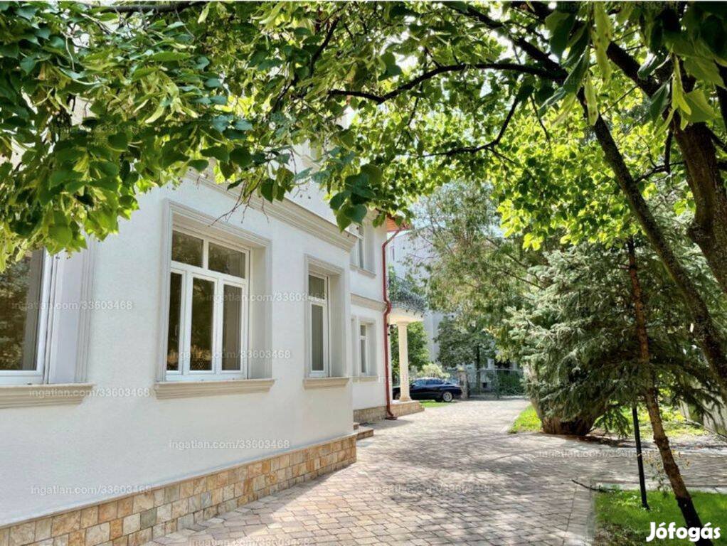 Debrecen, Sestakertben 700 nm- es villa épület eladó