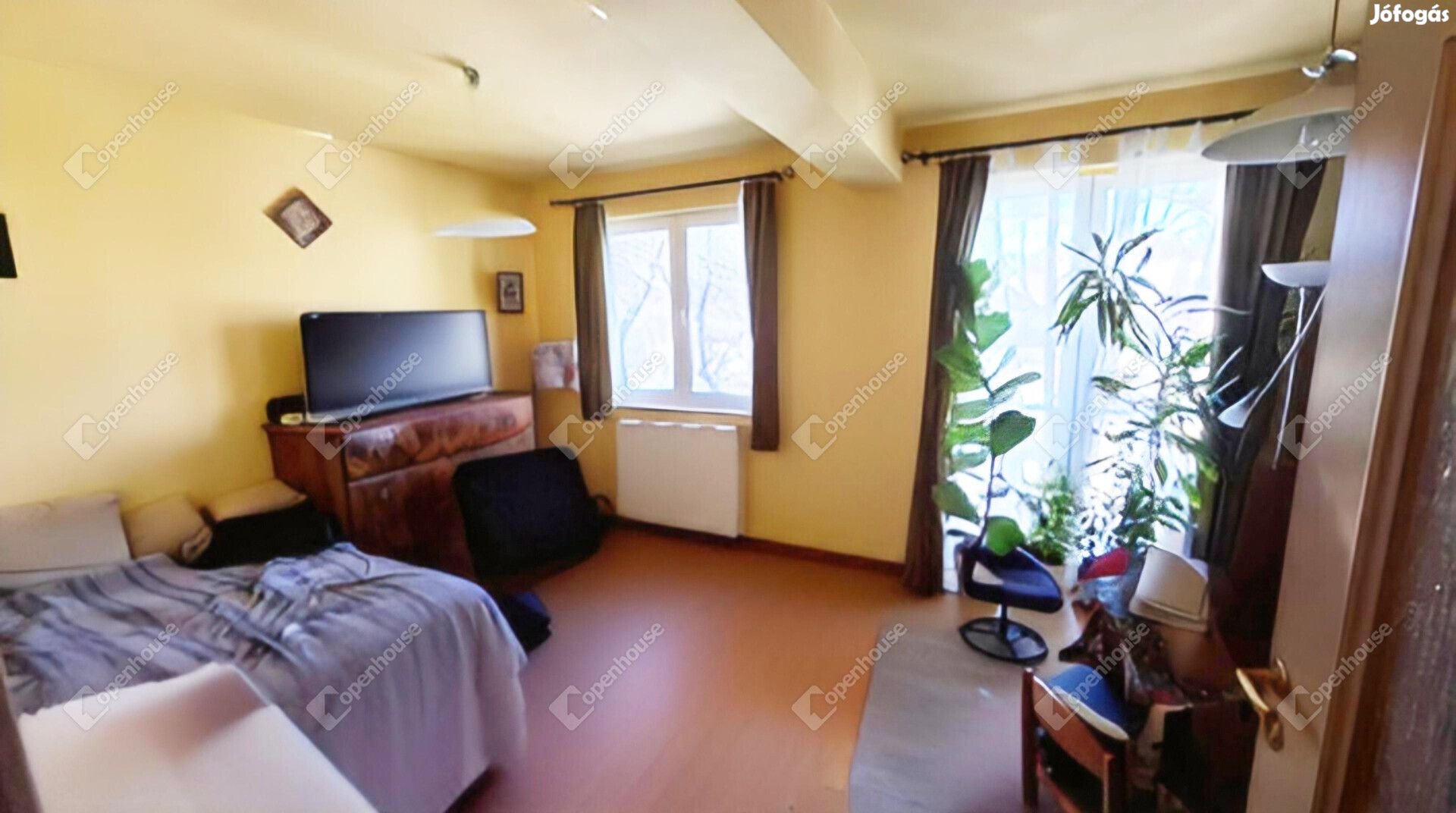 Debrecen belvárosában egy plusz két fél szobás modern kis