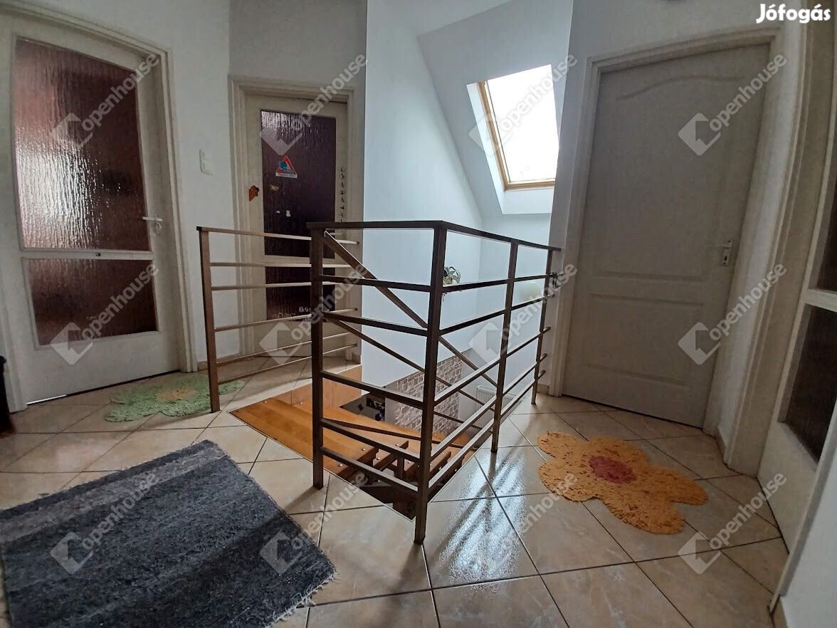 Debrecen családi házas övezetében ház eladó!