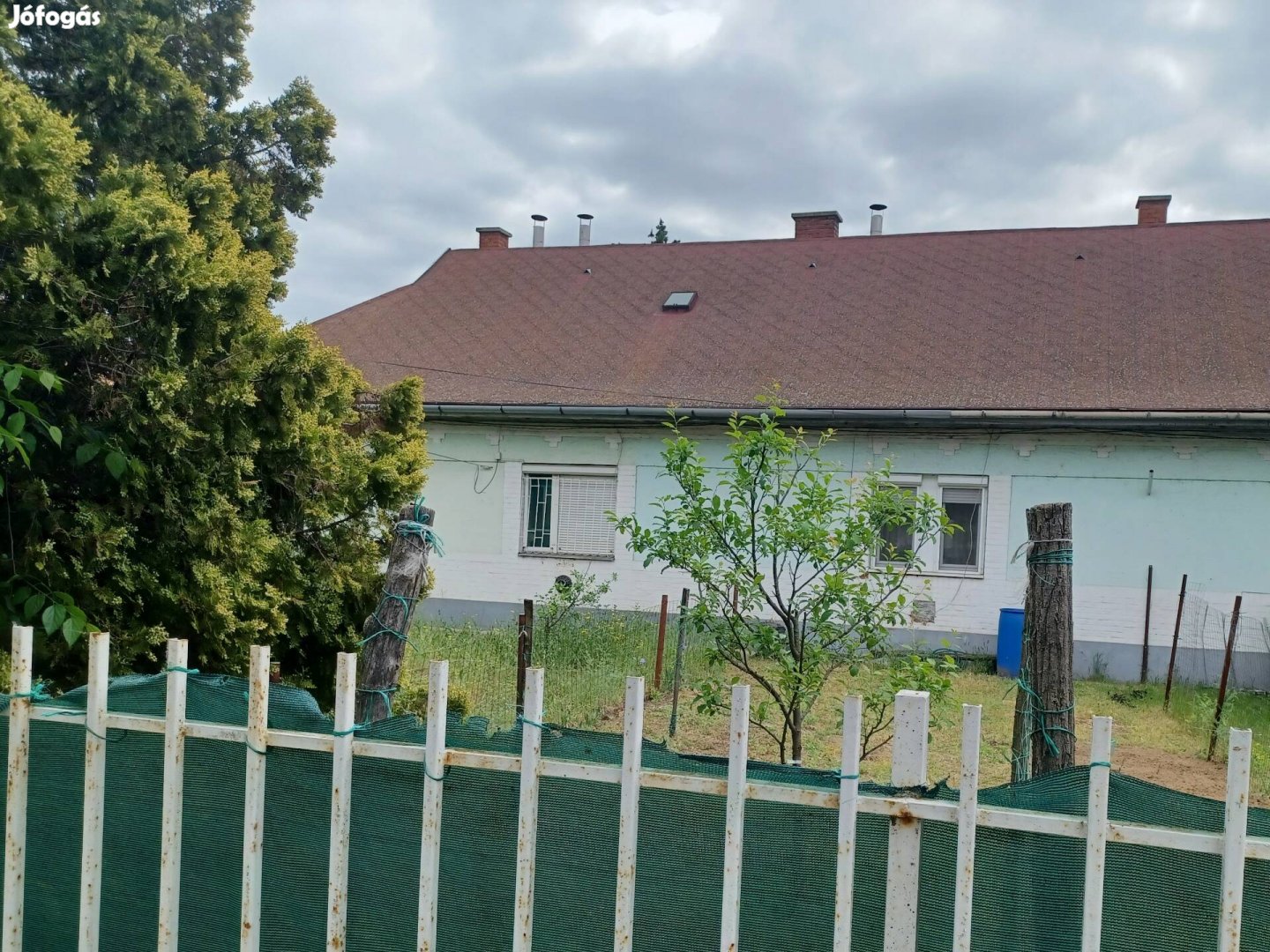 Debrecenben 40 nm-es lakás eladó