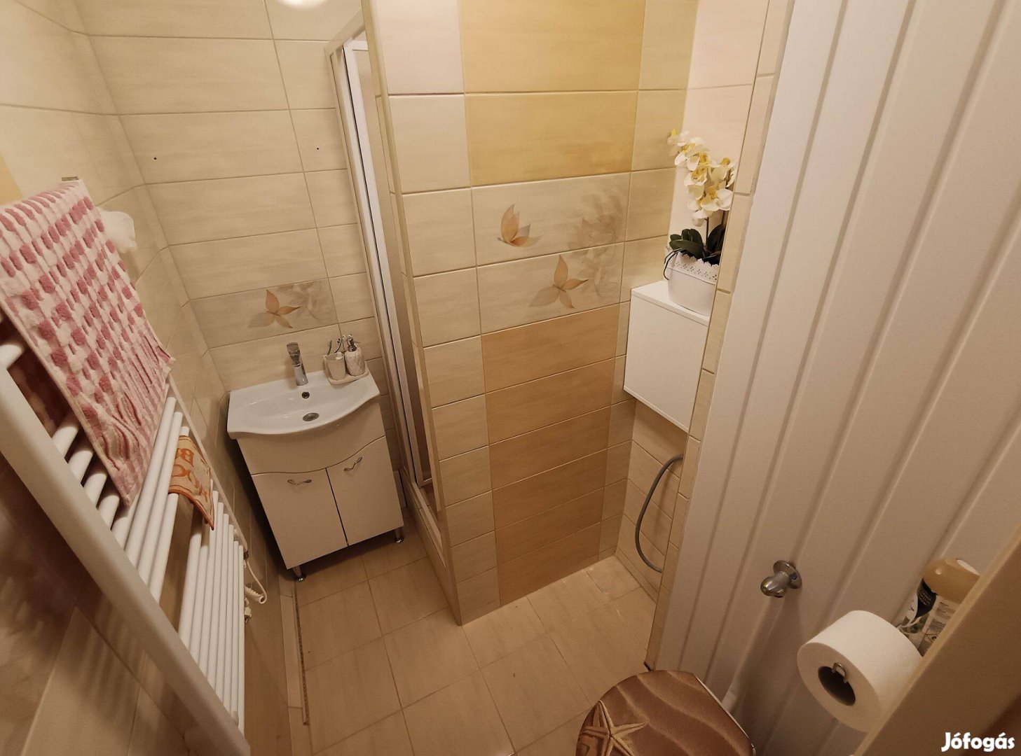 Debrecenben, Újkertben, 51nm-es, 2 szobás, első emeleti