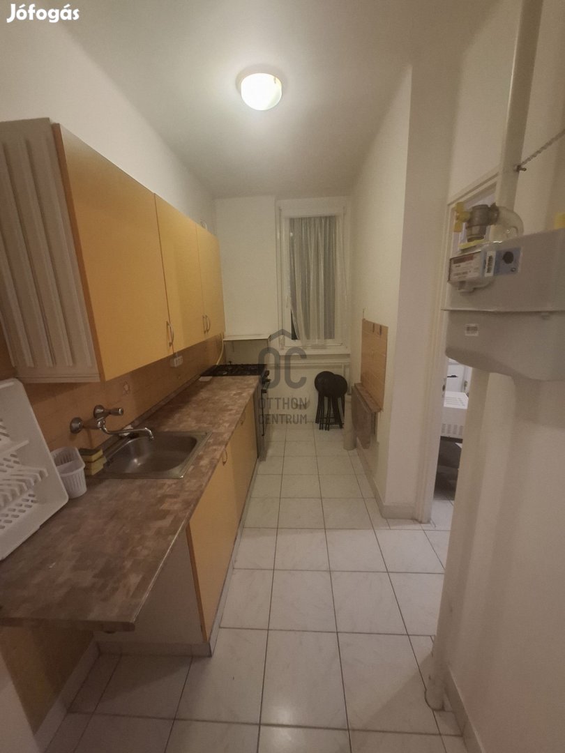 Debrecenben a Nagyerdőalján eladó egy 1 2 félszobás,