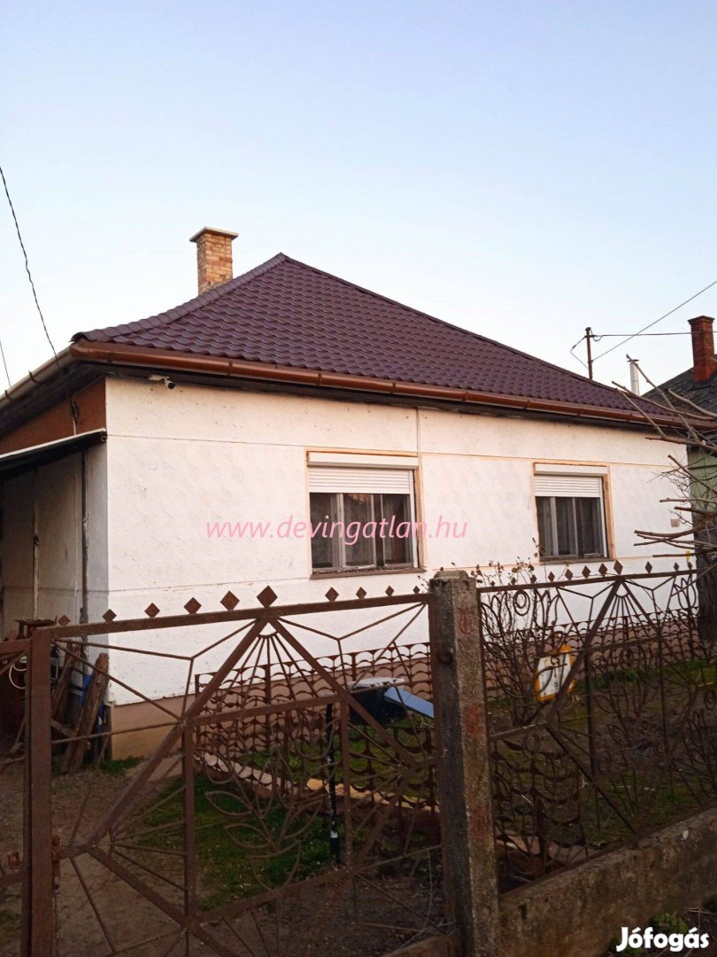 Debrecenben eladó családi ház!