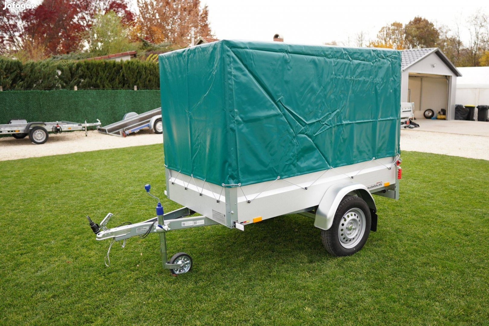 Debrecenben új ponyvás német utánfutó rendszámmal akciósan 557.000 Ft