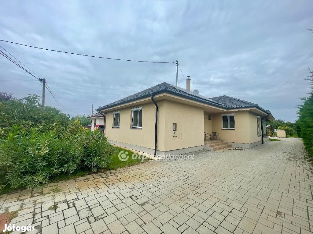 Debreceni 120 nm-es ház eladó