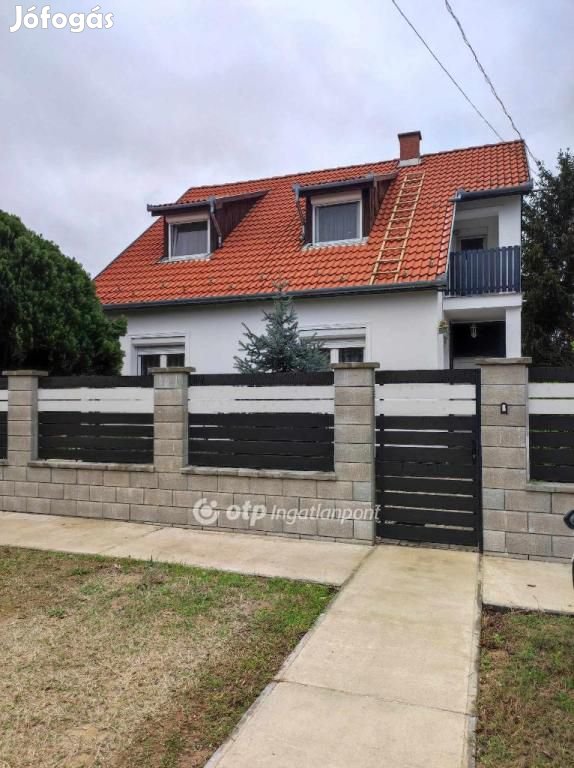 Debreceni 121 nm-es ház eladó