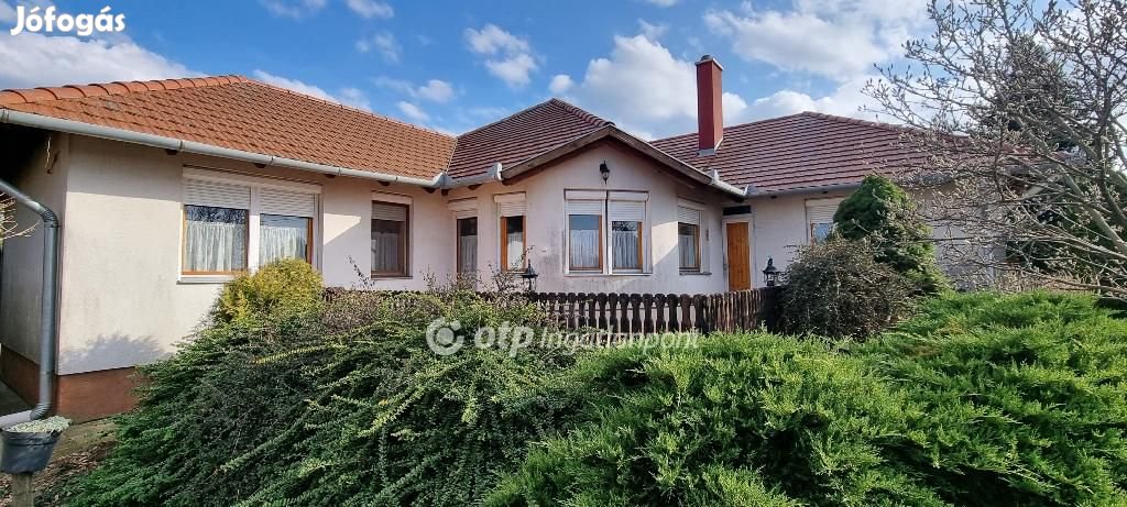 Debreceni 122 nm-es ház eladó