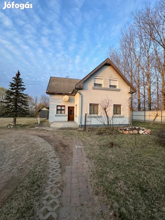 Debreceni 130 nm-es ház eladó