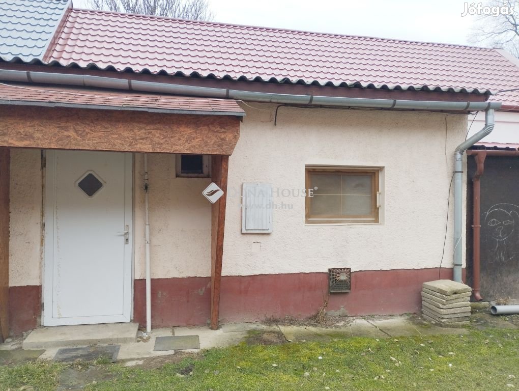 Debreceni 15 nm-es ház eladó