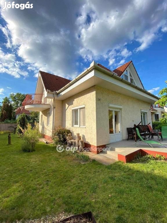 Debreceni 195 nm-es ház eladó