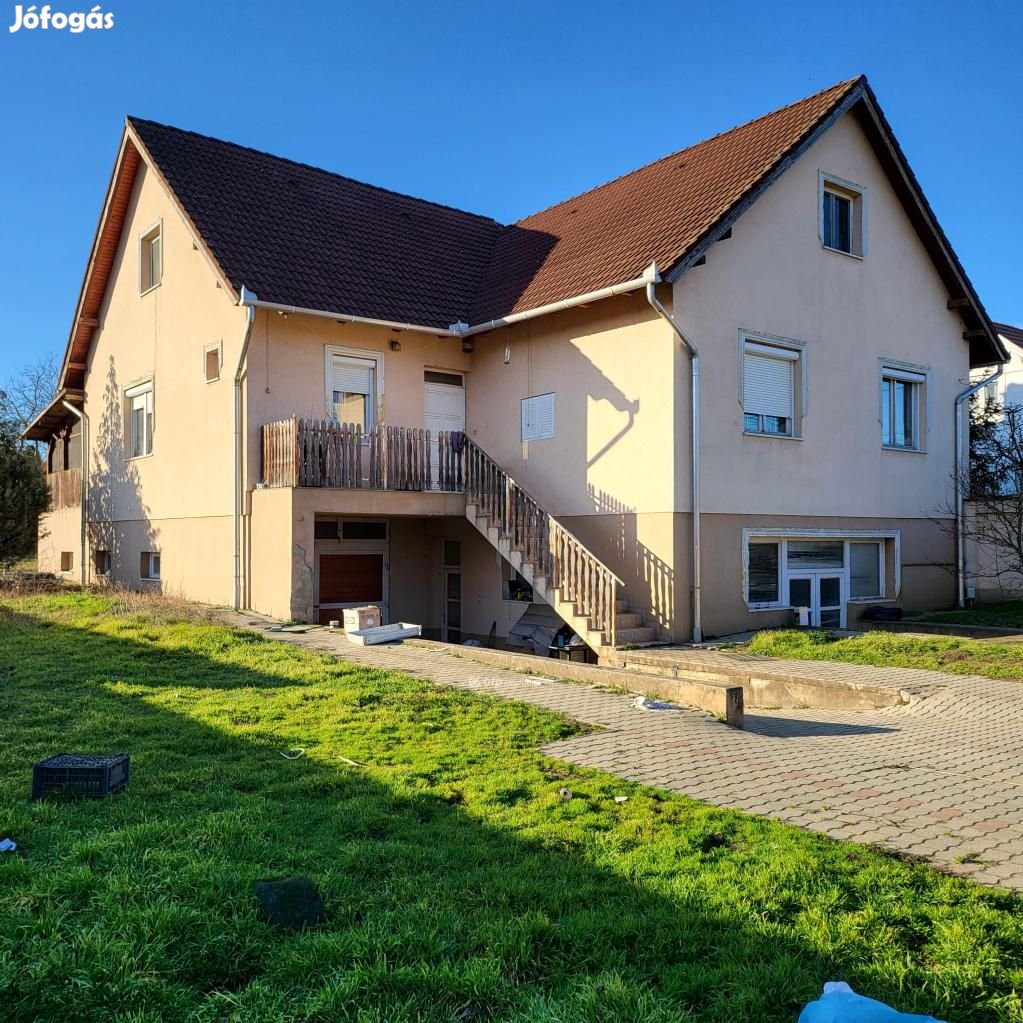 Debreceni 280 nm-es ház eladó