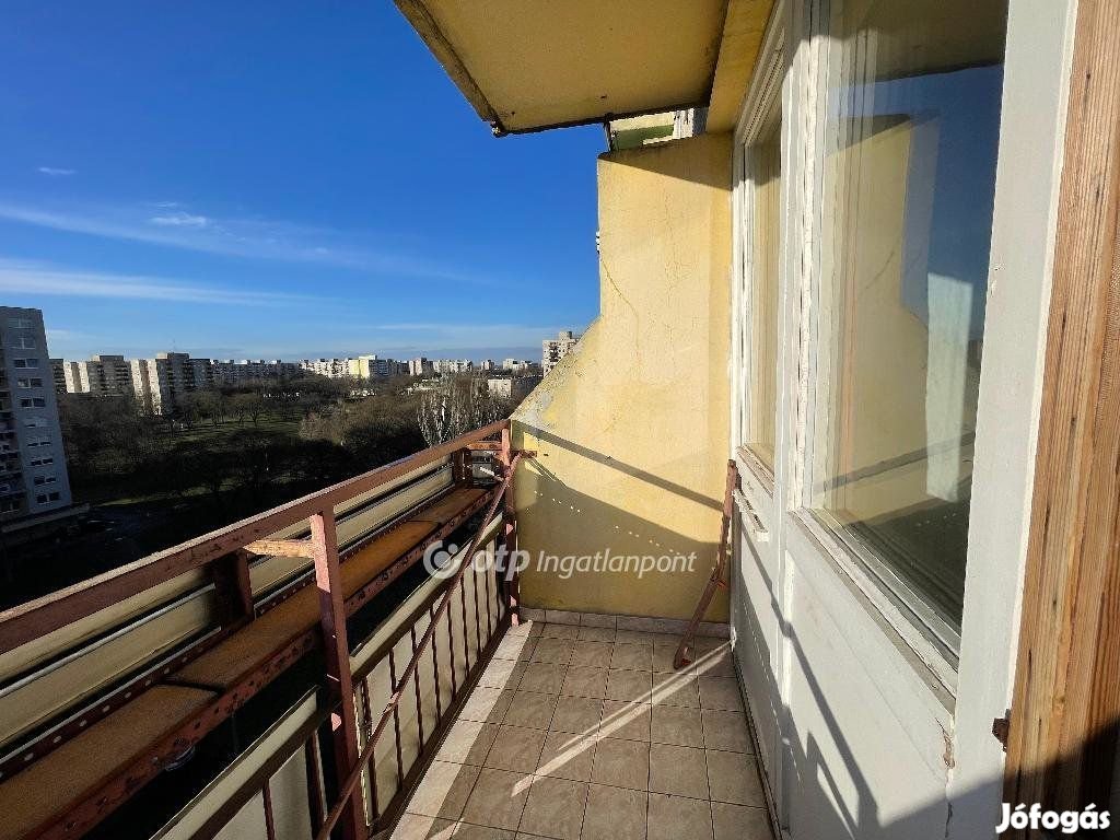 Debreceni 72 nm-es lakás eladó