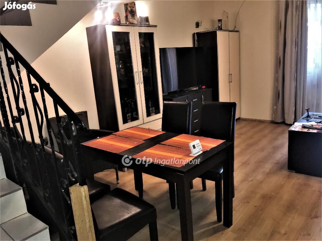 Debreceni 98 nm-es ház eladó