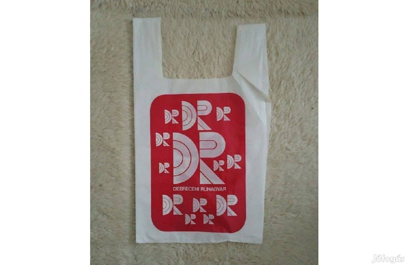 Debreceni Ruhagyár retro szatyor. Debrecenben személyesen átvehető