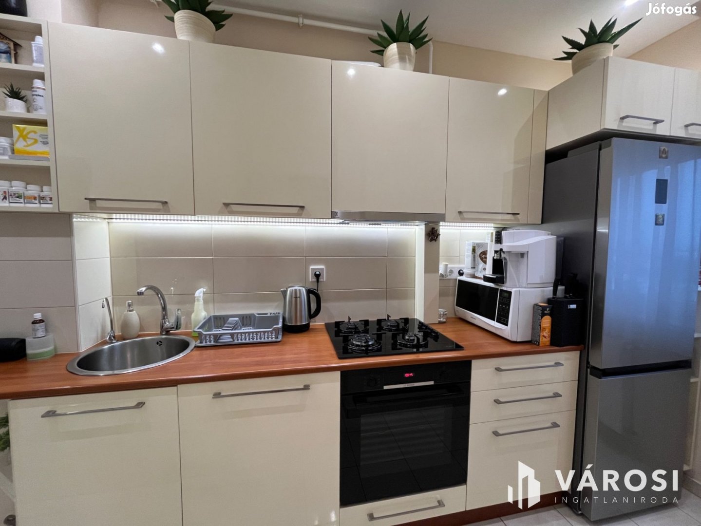 Debreceni, Nagyon Szép, Teljes Körűen Felújított Lakás!