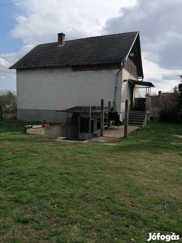 Debreceni eladó 100 nm-es ház