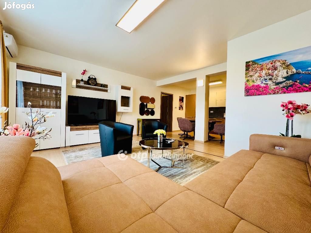 Debreceni eladó 100 nm-es lakás
