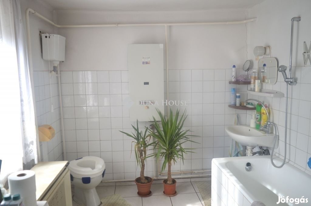 Debreceni eladó 63 nm-es lakás