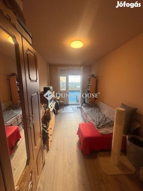 Debreceni eladó 64 nm-es lakás