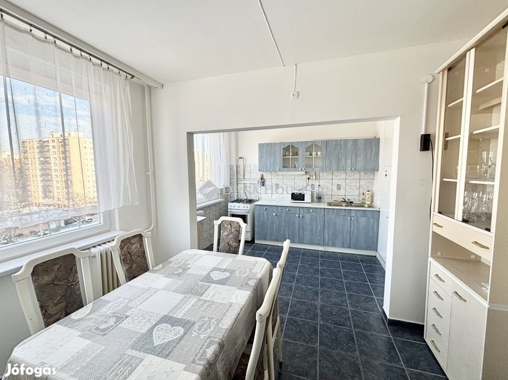 Debreceni eladó 71 nm-es lakás