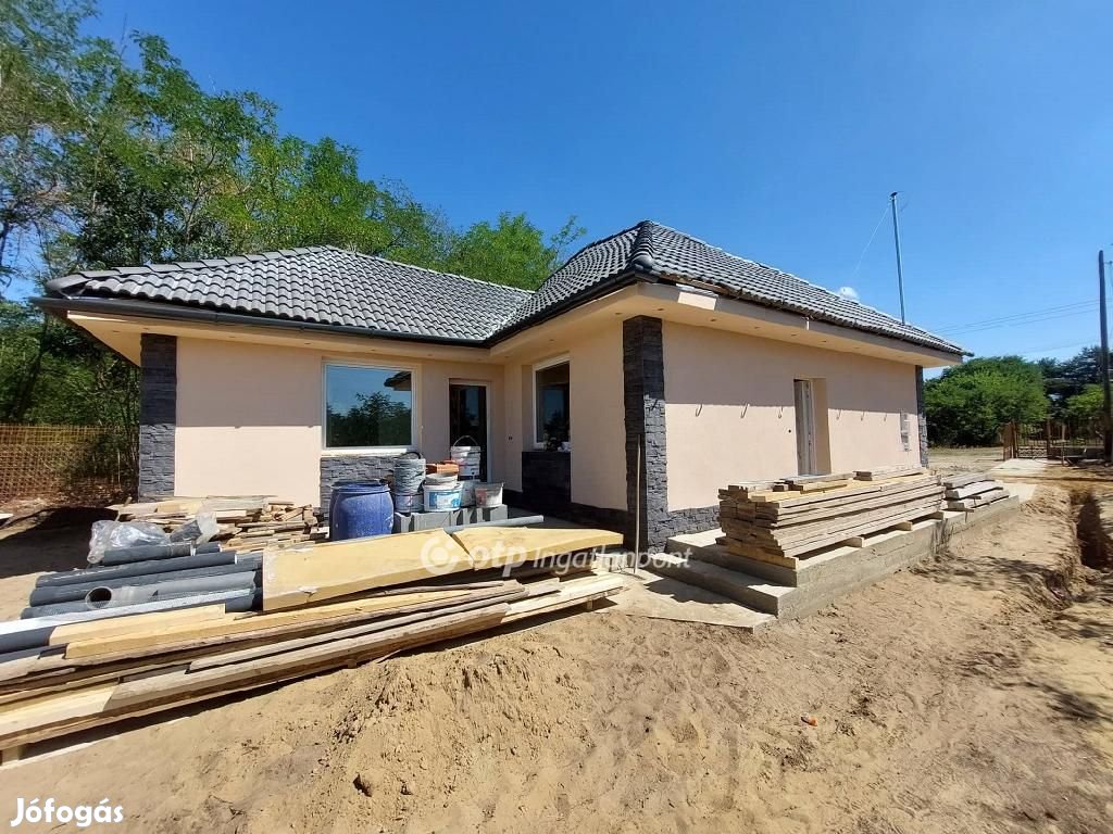 Debreceni eladó 75 nm-es ház