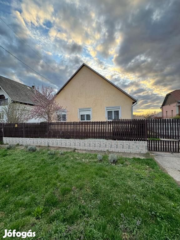 Debreceni eladó 99 nm-es ház