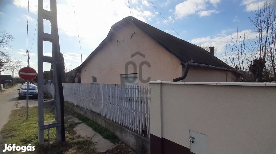 Debreceni eladó vegyesfalazatú családi ház