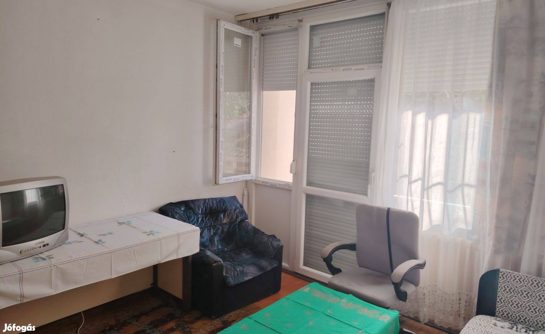 Debreceni külön bejáratú erkélyes szoba Nagyerdőtől 100