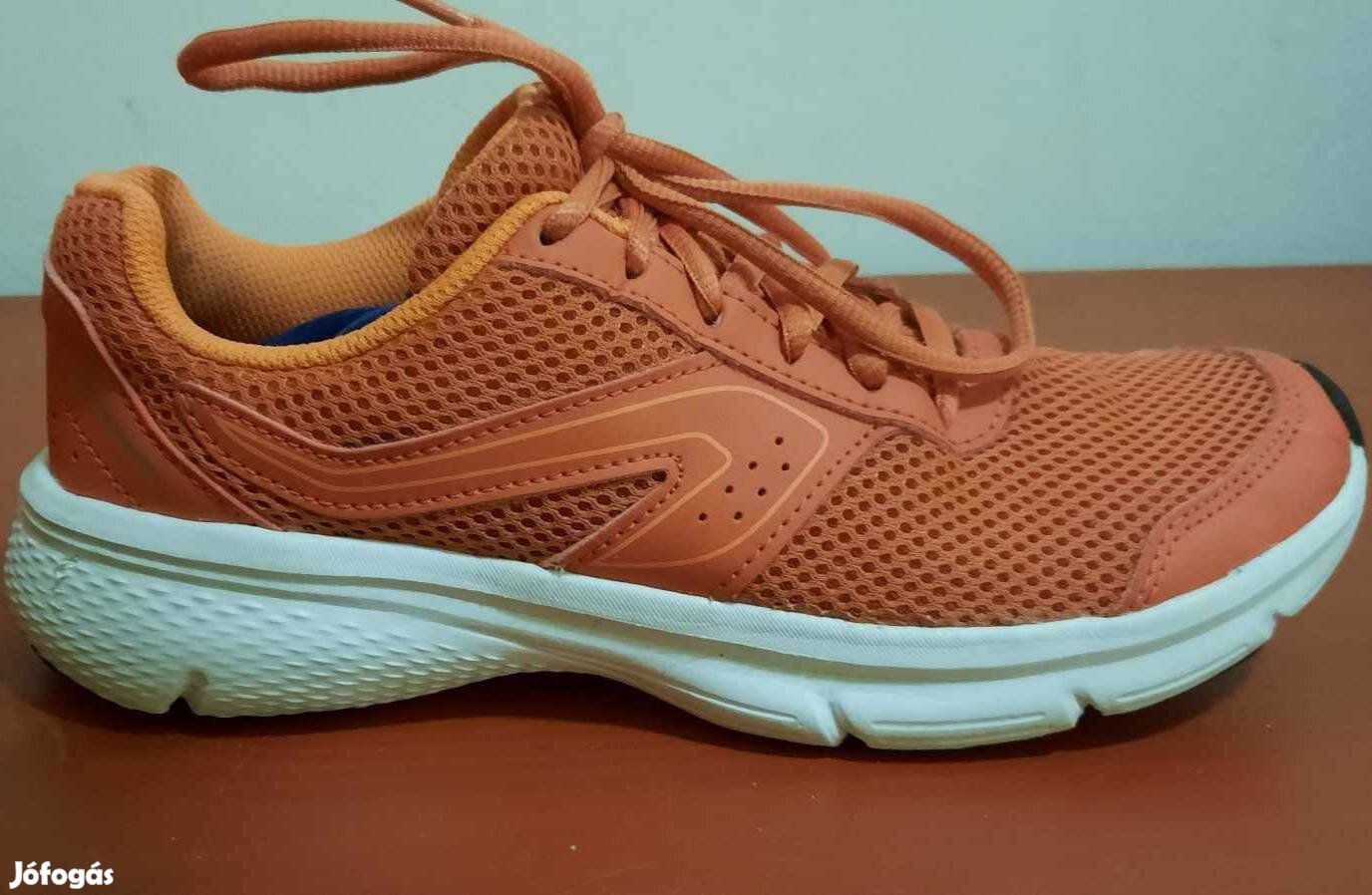 Decathlon Run Shoes 37-es terakotta, újszerű