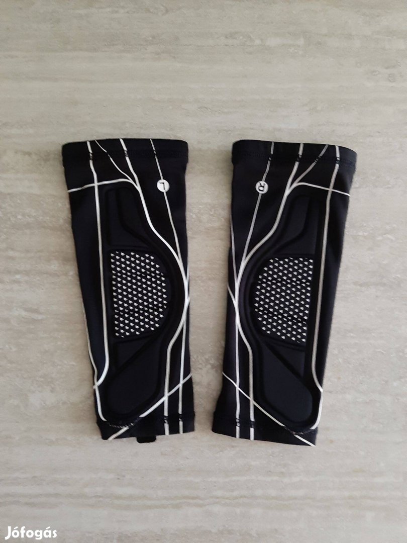 Decathlon fekete röplabda alkarvédő