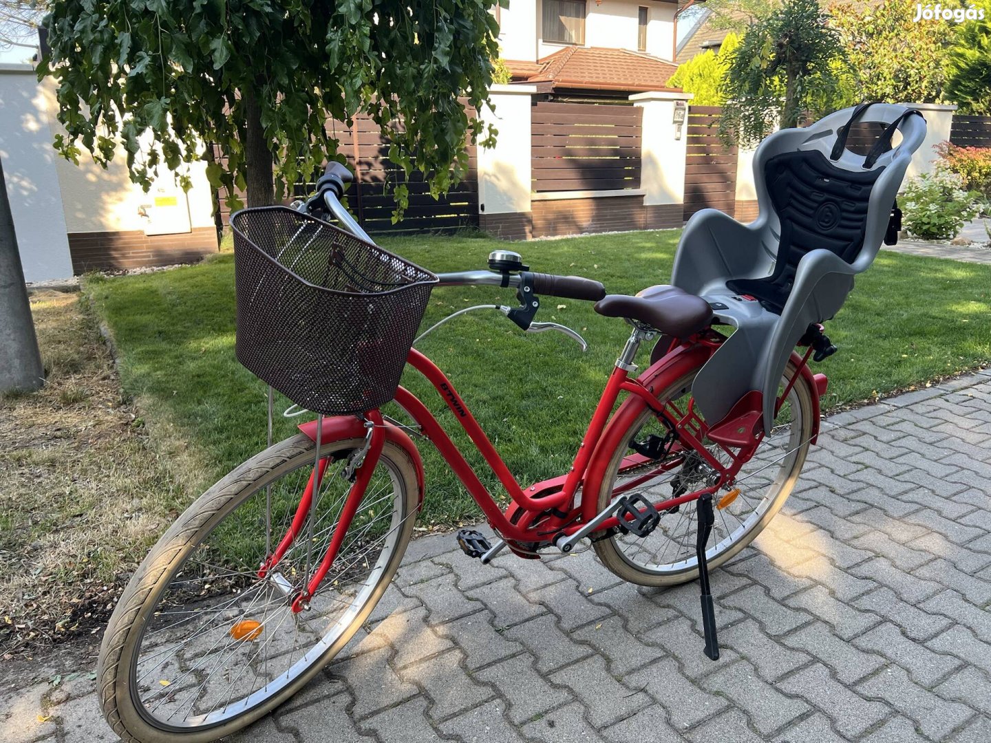 Decathlonból vásárolt női B-twin kerékpár eladó Debrecenben.