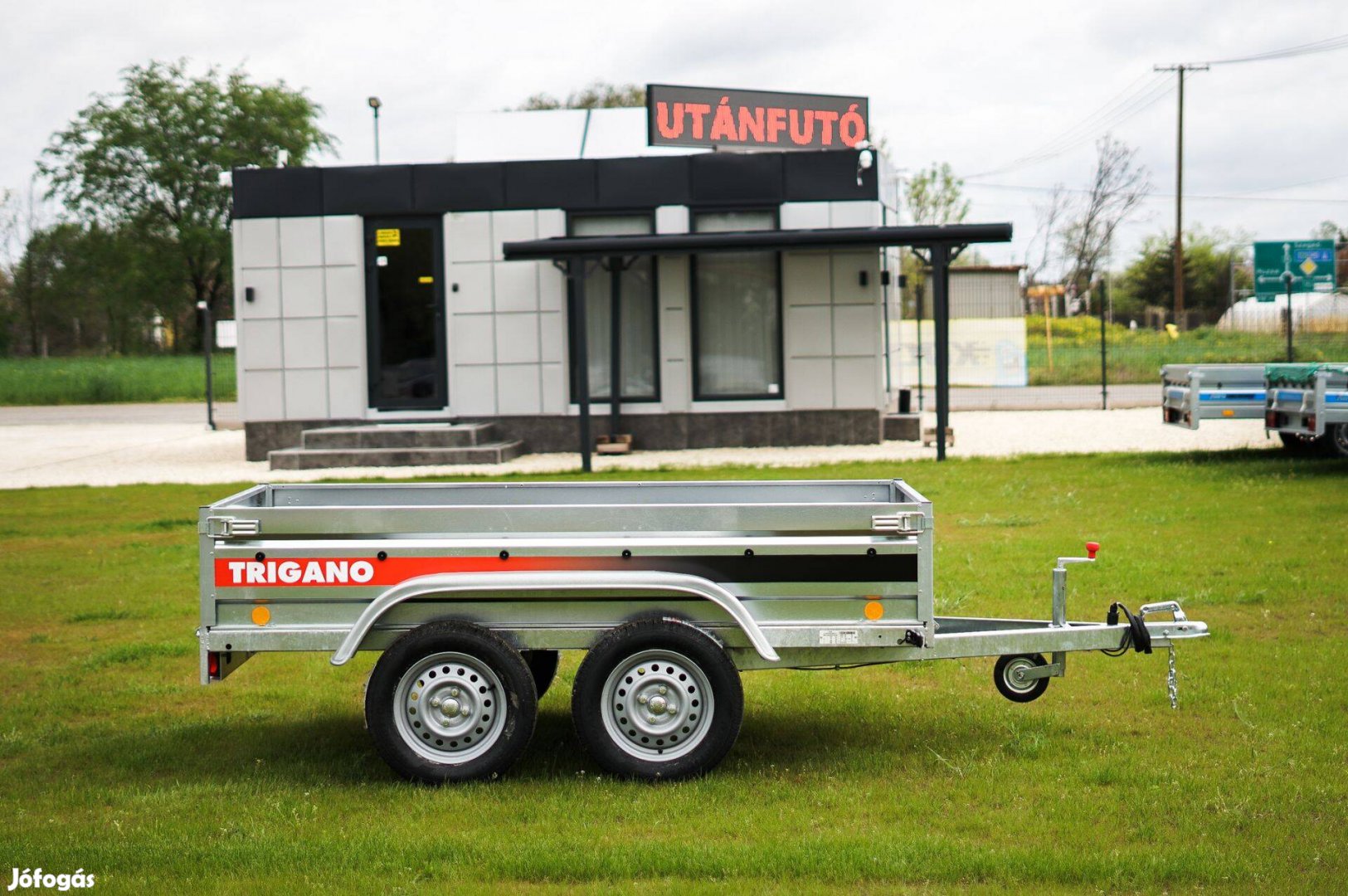 Decemberi akcióval Hatvanban új 233cm-es utánfutó (750kg) rendszámmal