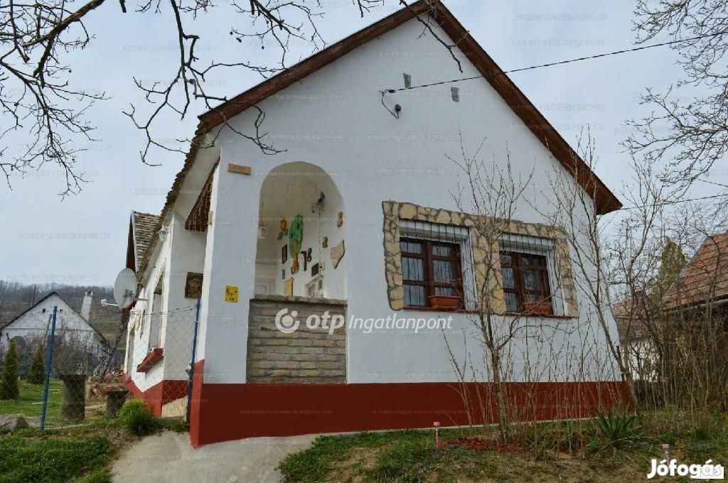 Decsi eladó 62 nm-es ház
