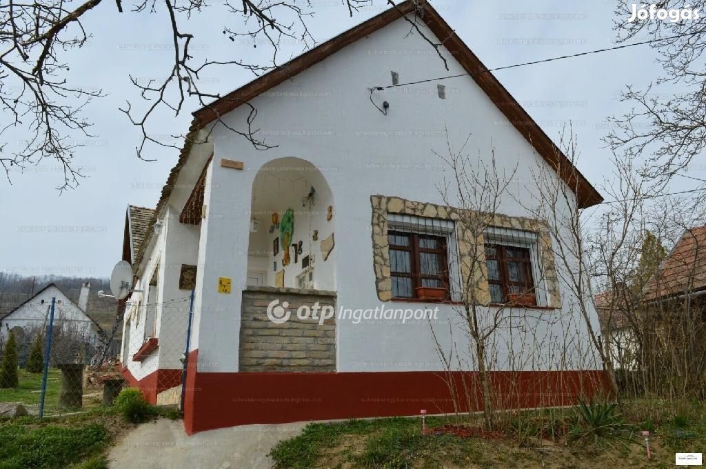 Decsi eladó 62 nm-es ház