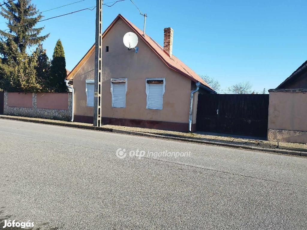 Decsi eladó 91 nm-es ház