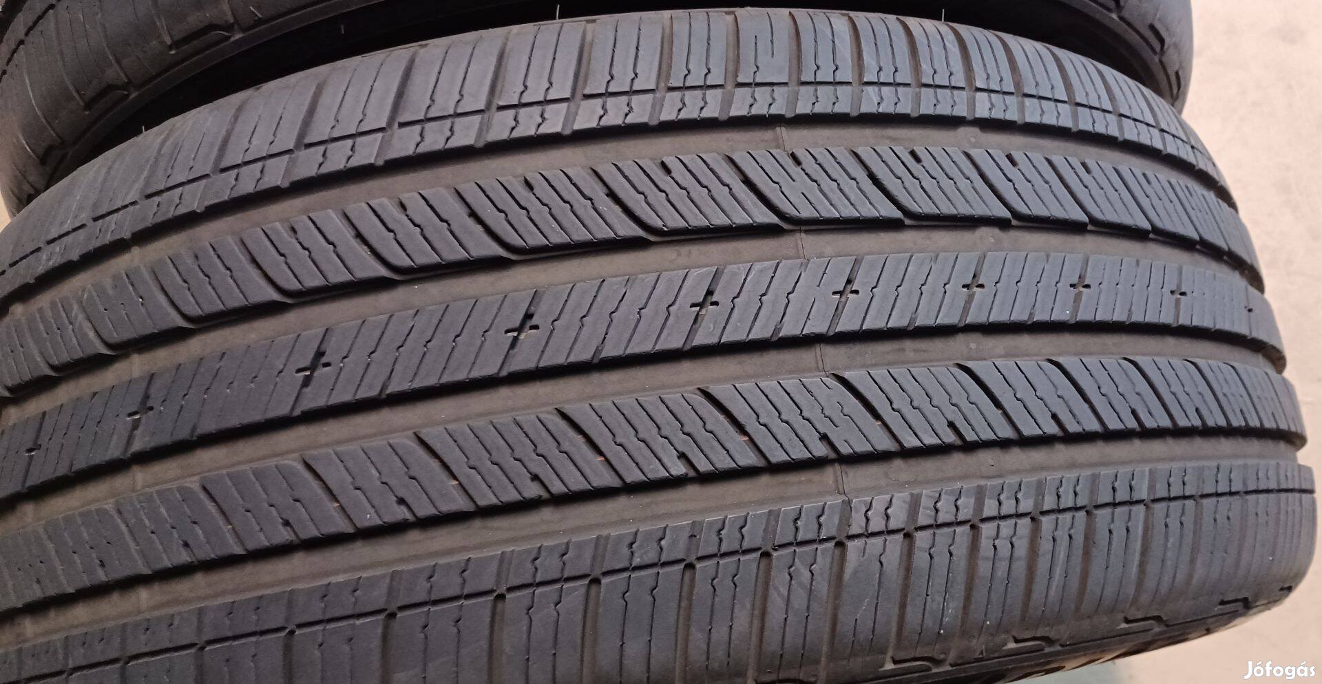 Defekttűrő Bridgestone Alenza 275/55 R19 négyévszakos gumik 4db