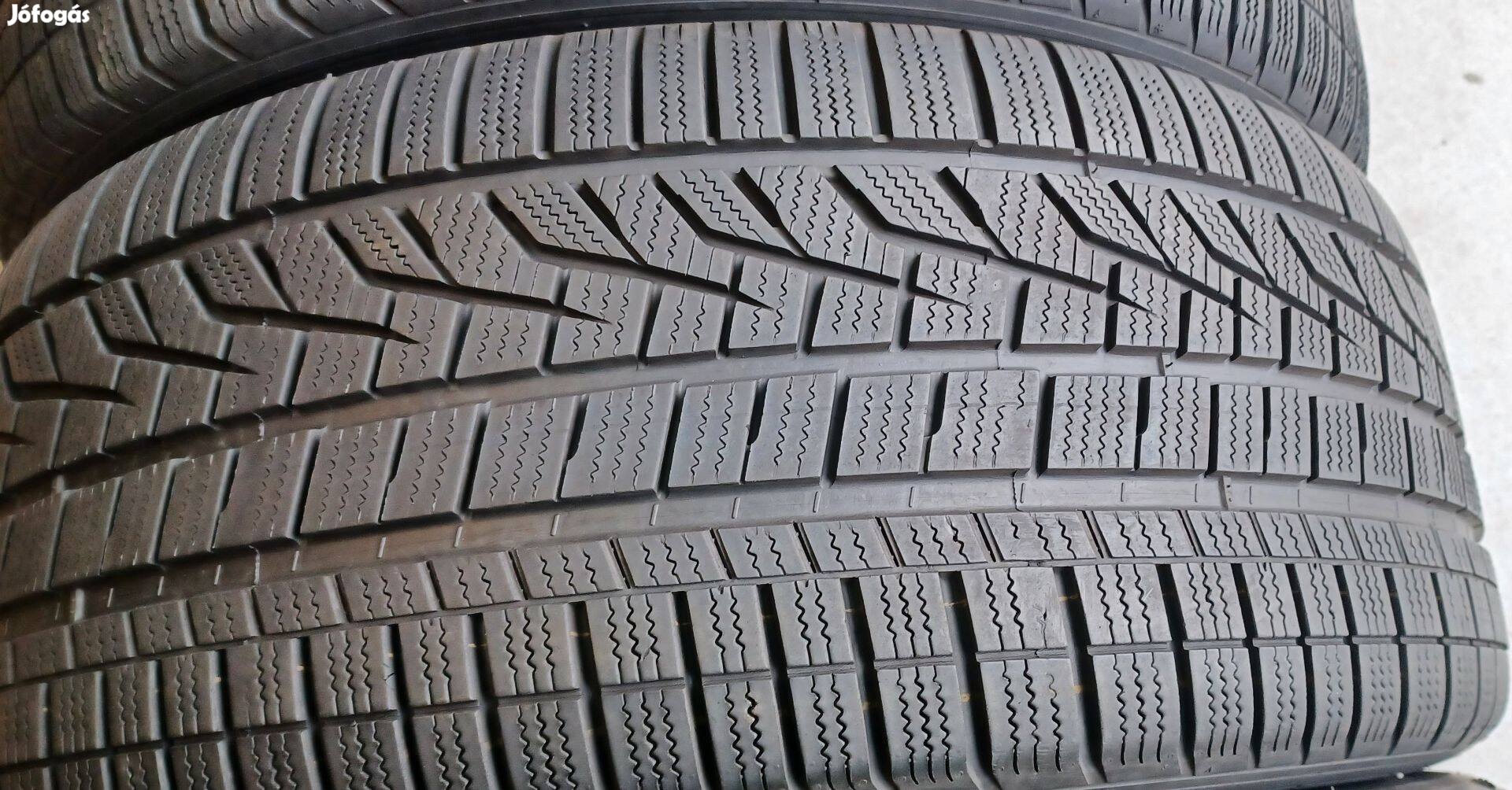Defekttűrő Hankook Winter Icept Evo2 255/45 R19 téli gumik 4db