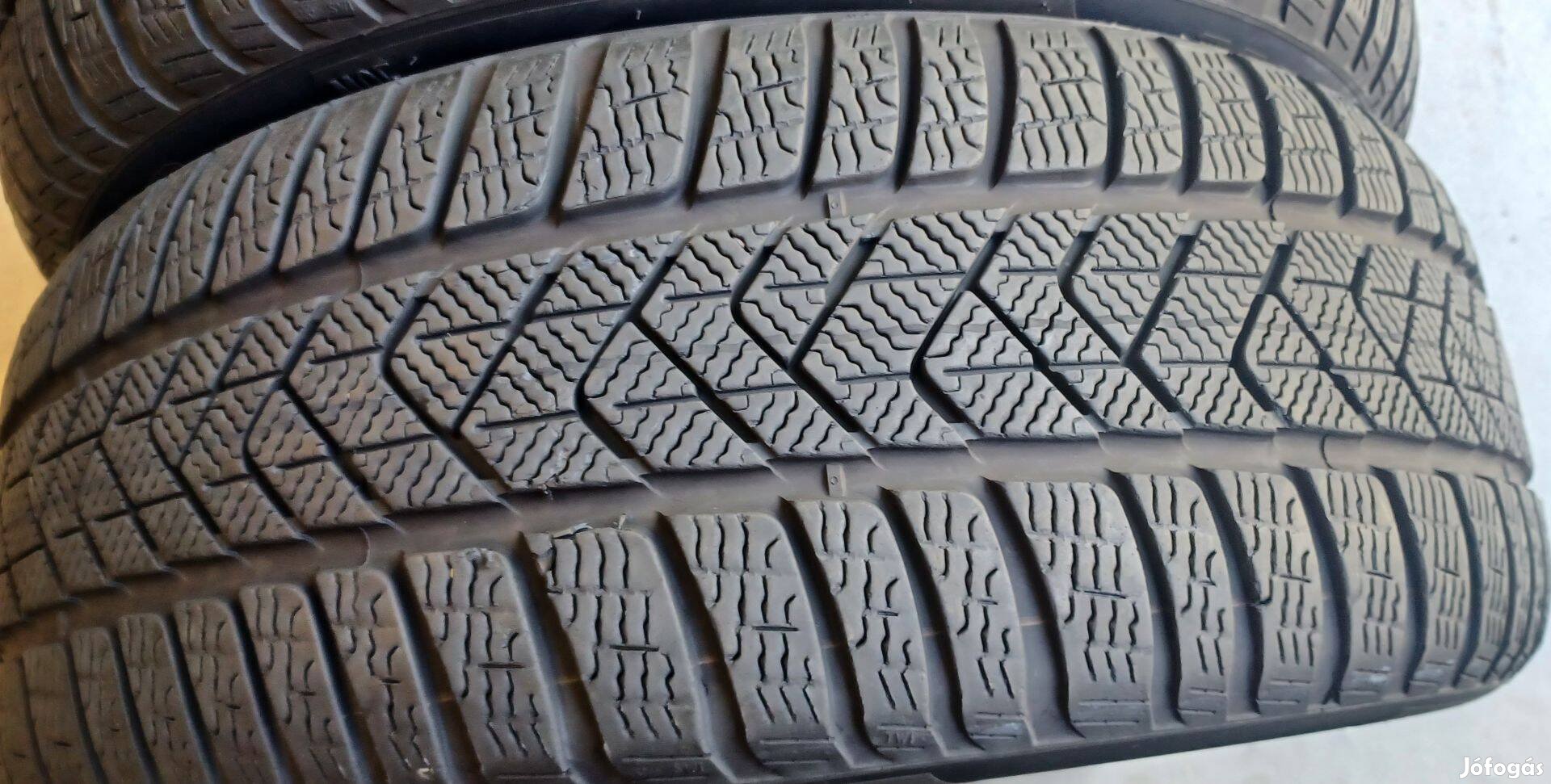 Defekttűrő Pirelli Sottozero3 225/45 R18 téli gumik 2db
