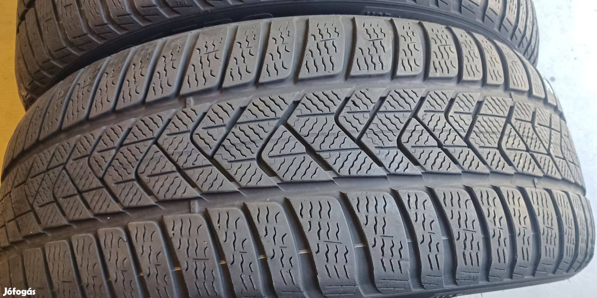 Defekttűrő Pirelli Sottozero3 225/45 R18 téli gumik 4db
