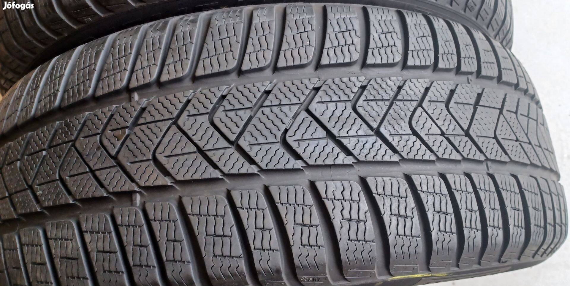 Defekttűrő Pirelli Sottozero3 245/45 R19 téli gumik 4db