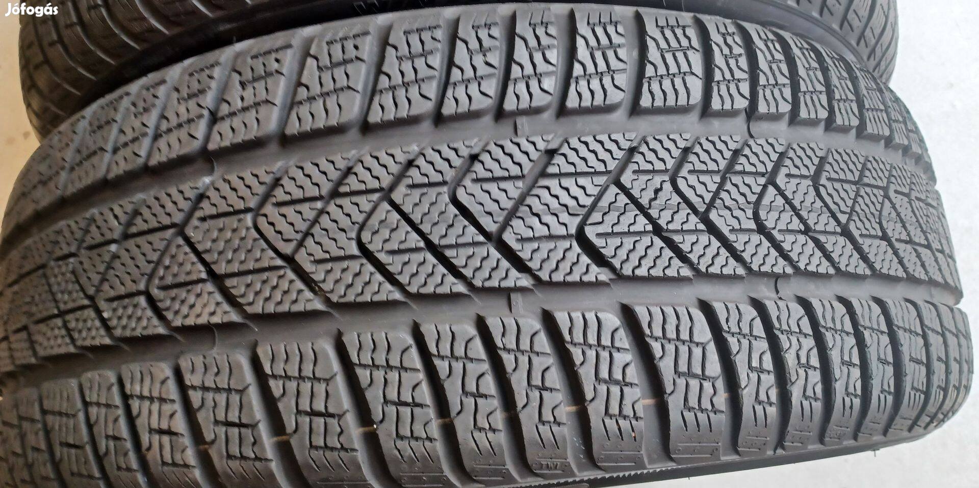 Defekttűrő Pirelli Sottozero3 MOE 225/45 R18 téli gumik 4db.7mm