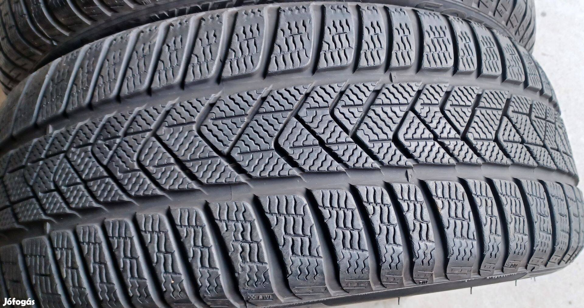 Defekttűrő Pirelli Sottozero3 MOE 245/40 R19 téli gumik 4db