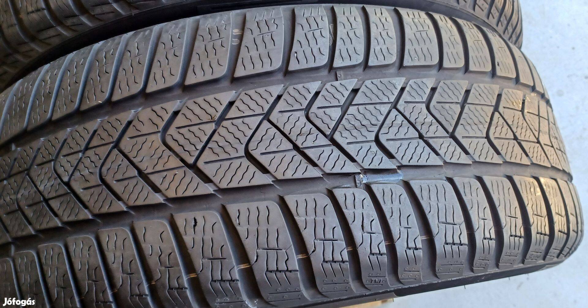 Defekttűrő Pirelli Sottozero3 Winter 225/45 R18 téli gumik 4db