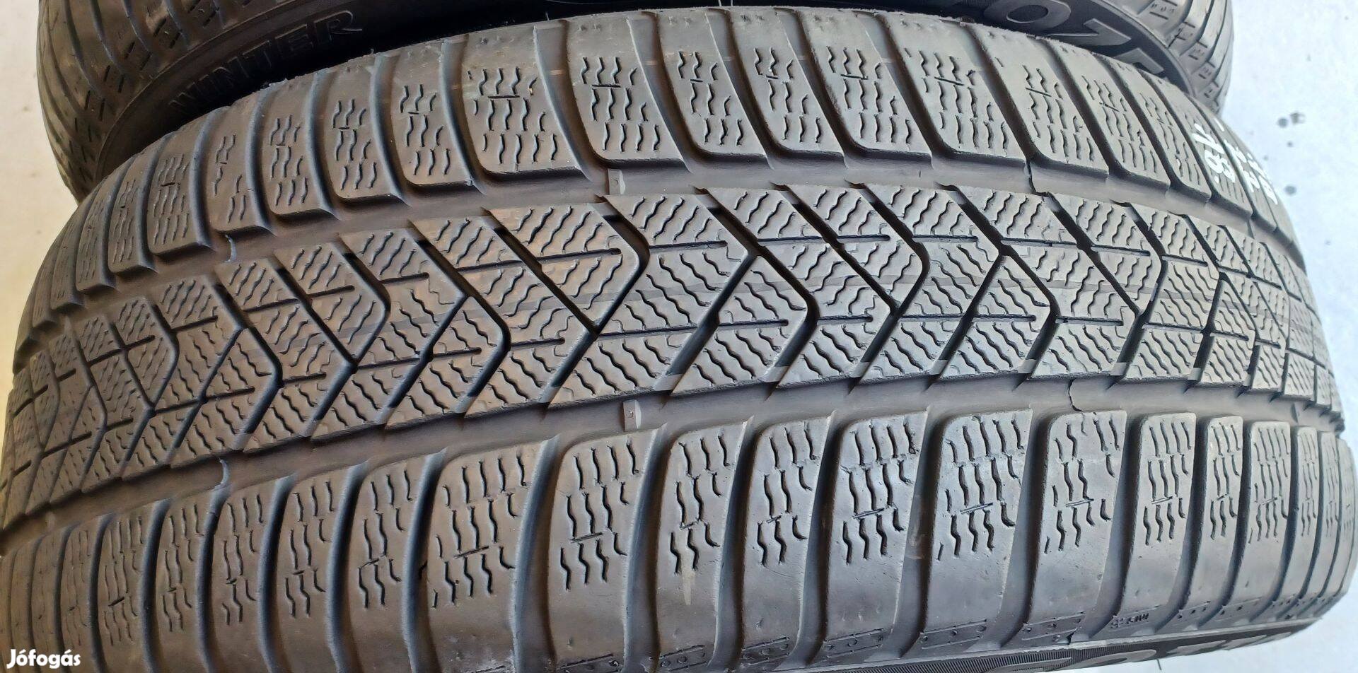 Defekttűrő Pirelli Sottozero3 Winter 245/45 R18 téli gumik 2db