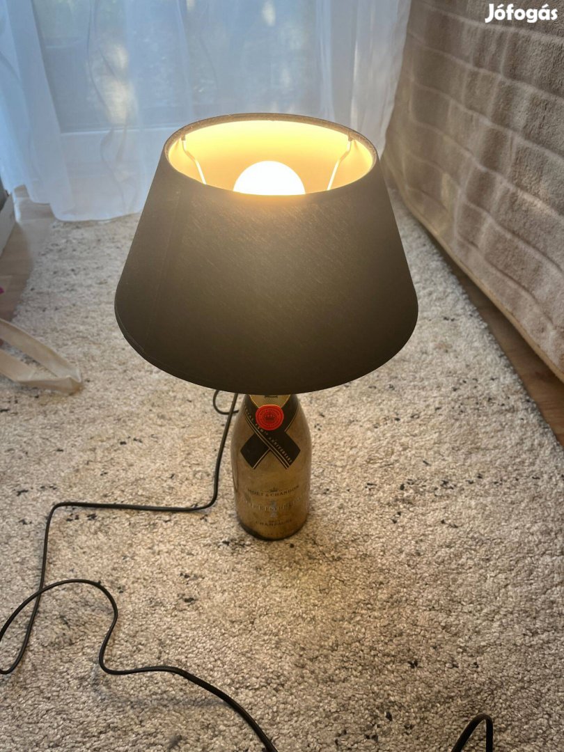 Dekoflasche Moet Chandon asztali lámpa pezsgősüveg, LED