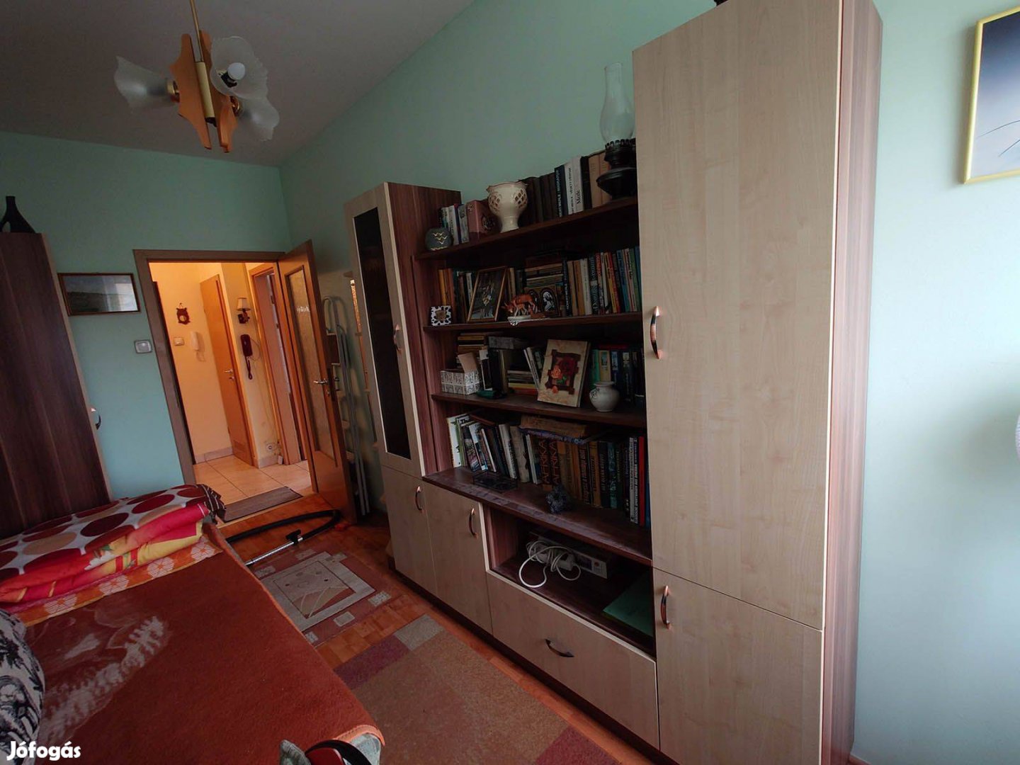 Dekoratív, nappali szekrénysor sötét-világos tölgy színben