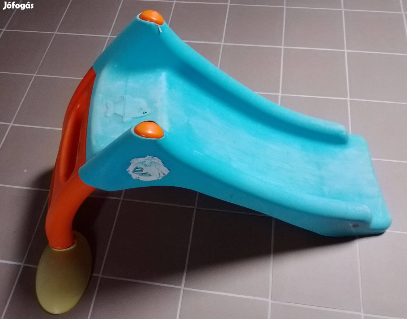 Delfin gyerekcsúszda spriccelő, kék